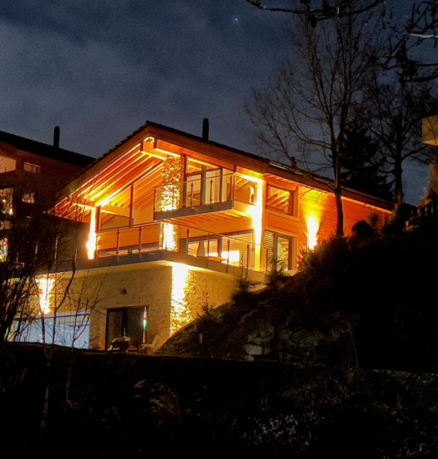 Chic Small New Apartment Up To 4 People, Pets Allowed Ланс Экстерьер фото